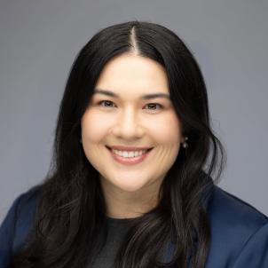 Kelly McConell Headshot